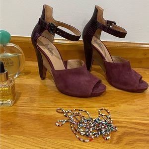 New burgundy heels size 7 👠 9/10